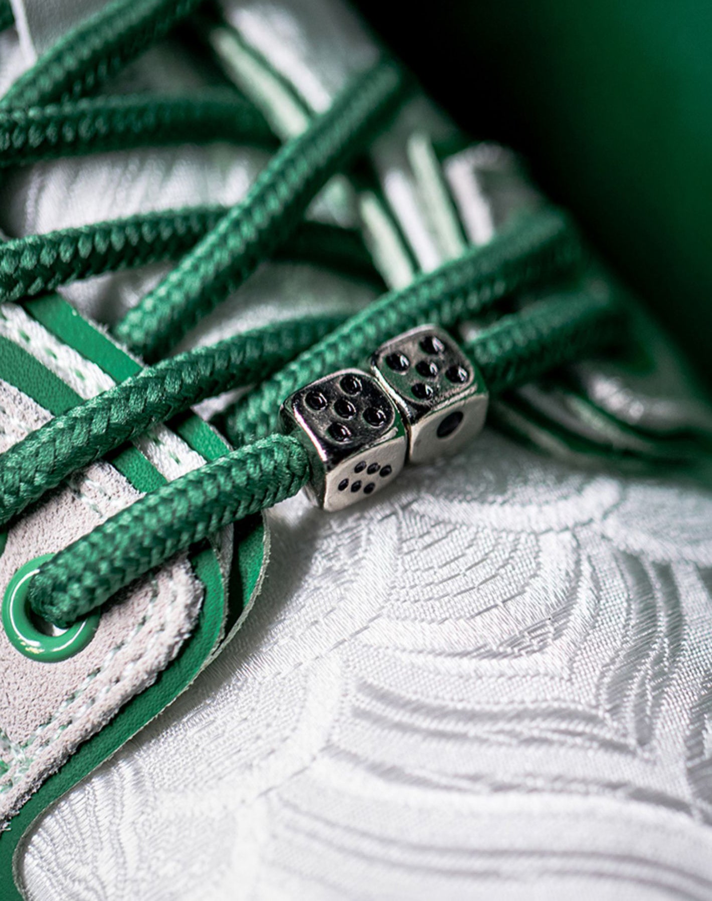 American Retro Fortune Silk Embroidery Thick-Soled Sports Men's Casual Shoes - Harmony Gallery