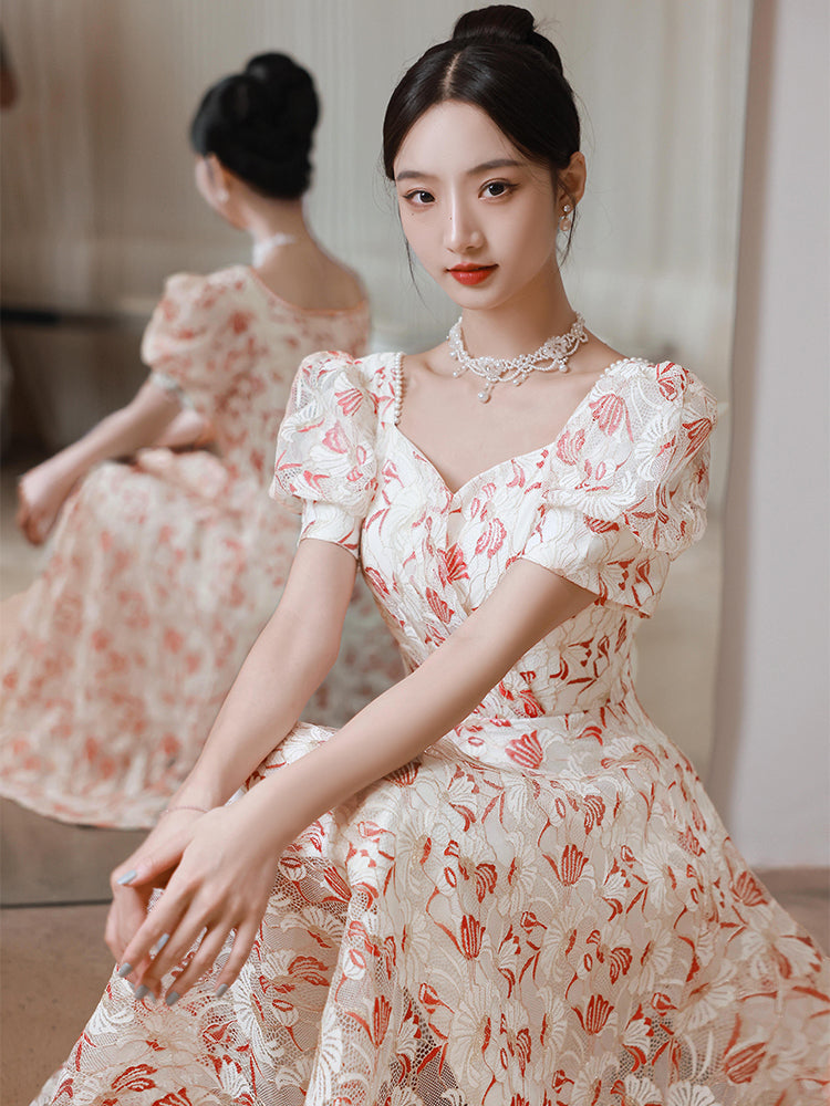 Chic Red and White Floral Puff Sleeve Midi Dress with Sweetheart Neckl Chic Red and White Floral Puff Sleeve Midi Dress with Sweetheart Neckl