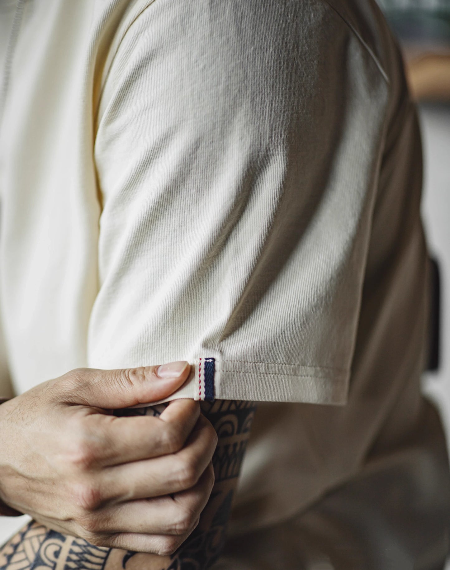 American Workwear Retro Off-Shoulder Two-Pin Bottoming Men's T-Shirt - Harmony Gallery