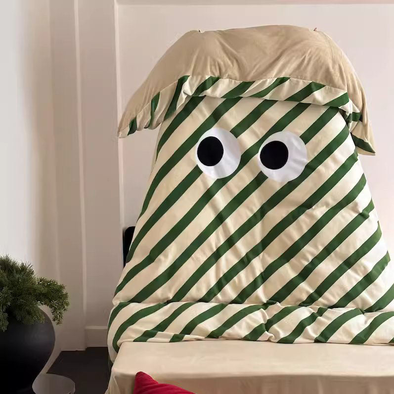 Big Eyes Queer Thickened Warm Milk Velvet Four-Piece Coral Bed Set - Harmony Gallery