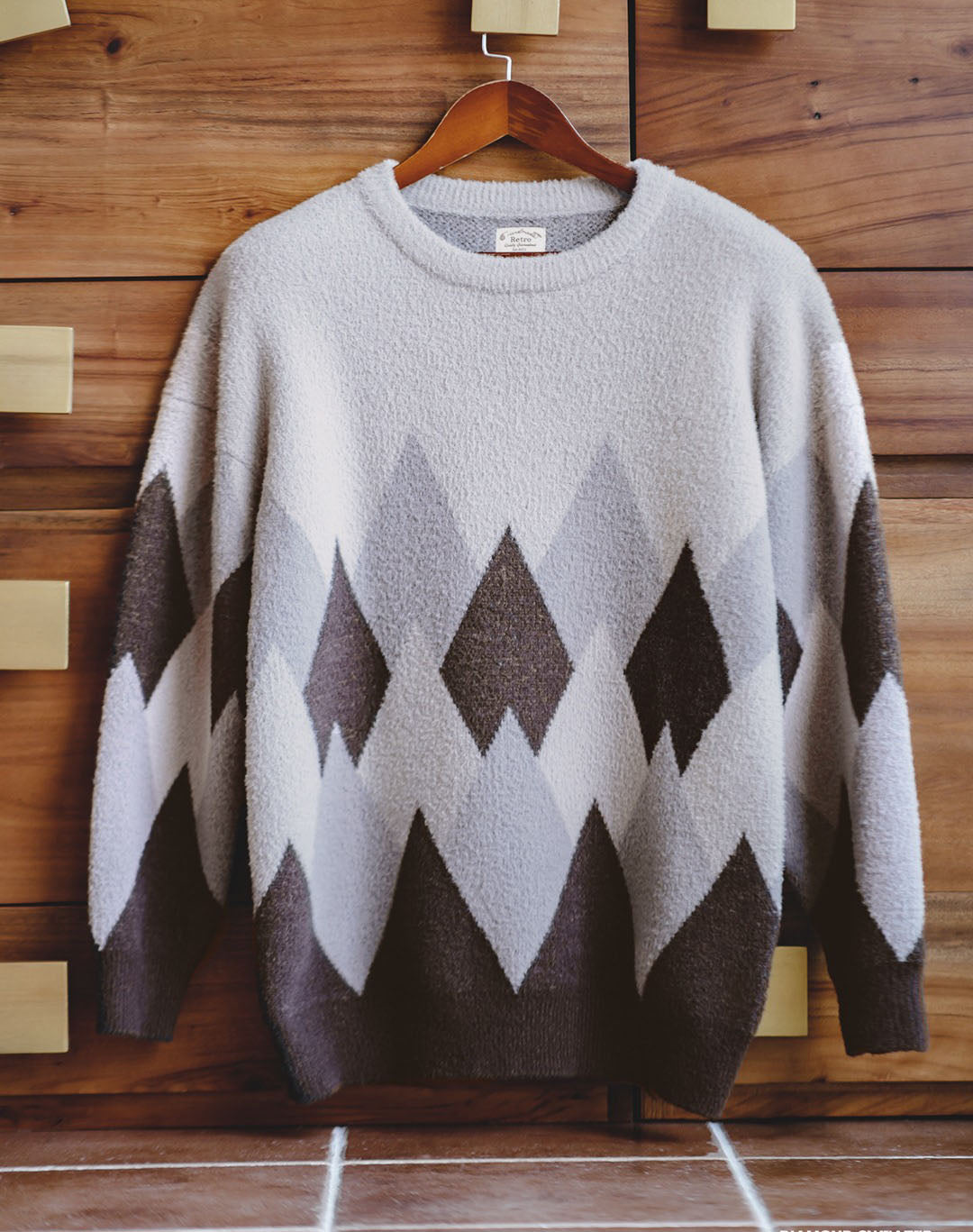 American Snow Mountain Velvet Contrast Color Men's Sweater - Harmony Gallery