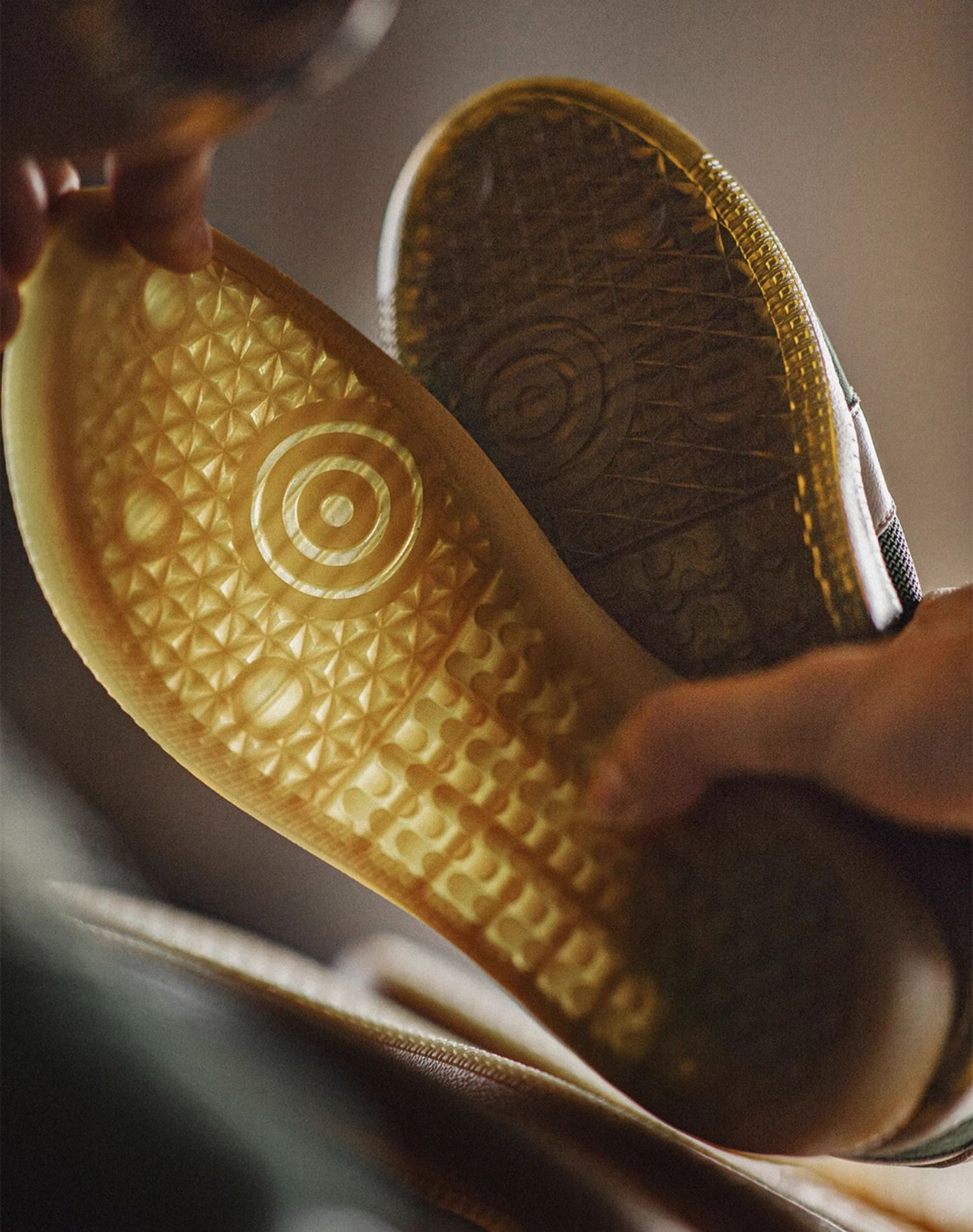 German Retro Forrest Gump Green Arrow Racing Mesh Breathable Men's Casual Shoes - Harmony Gallery