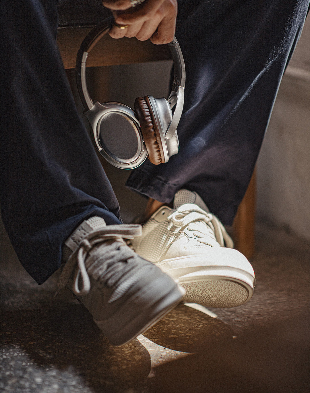 American Retro Low-Top Thin Mesh Breathable Lightweight Men's Casual Shoes - Harmony Gallery