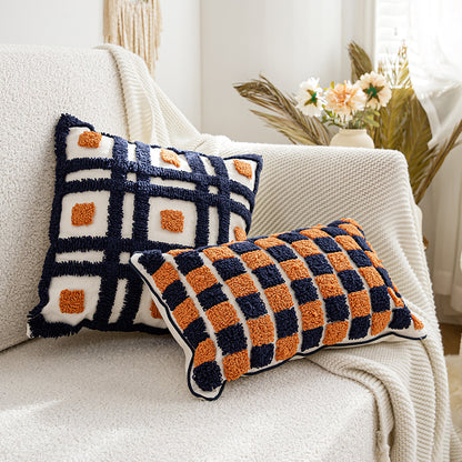 Декоративная подушка с абстрактным геометрическим узором ручной работы в темно-синем и оранжевом цветах