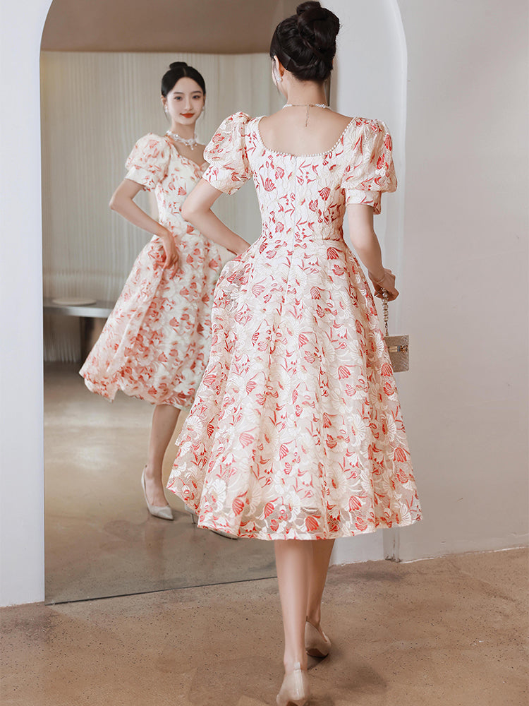 Chic Red and White Floral Puff Sleeve Midi Dress with Sweetheart Neckline |  Harmony Gallery