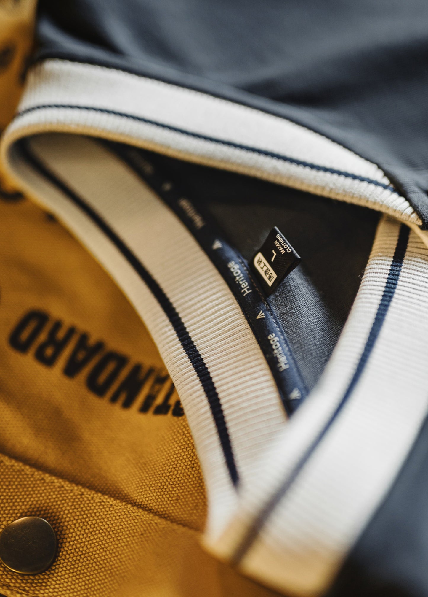 American Retro Henry Shirt Heavy Gray Blue Contrast Color Men's T-Shirt - Harmony Gallery