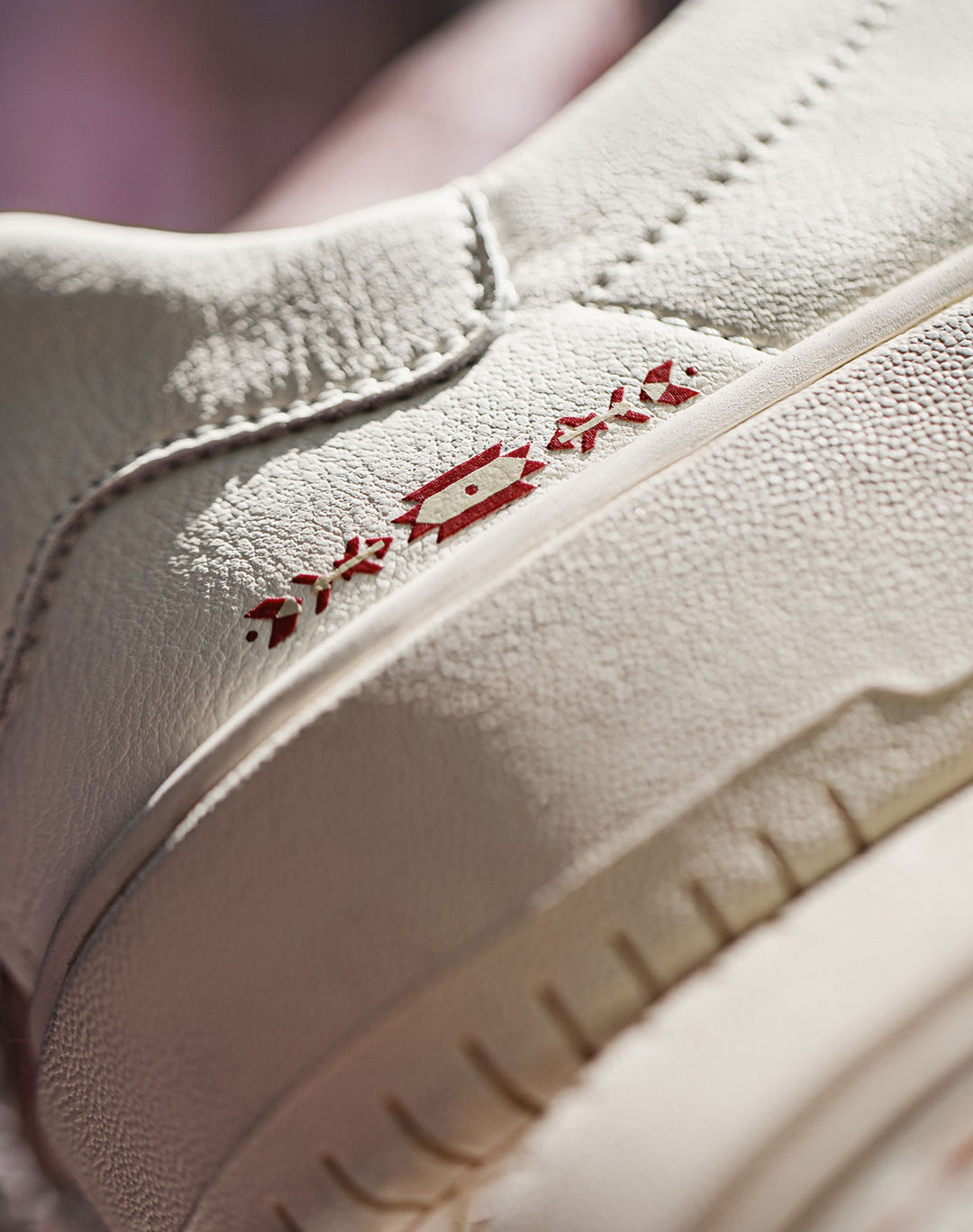 German Navajo Embroidered Heel Thick Bottom White Men's Casual Shoes - Harmony Gallery