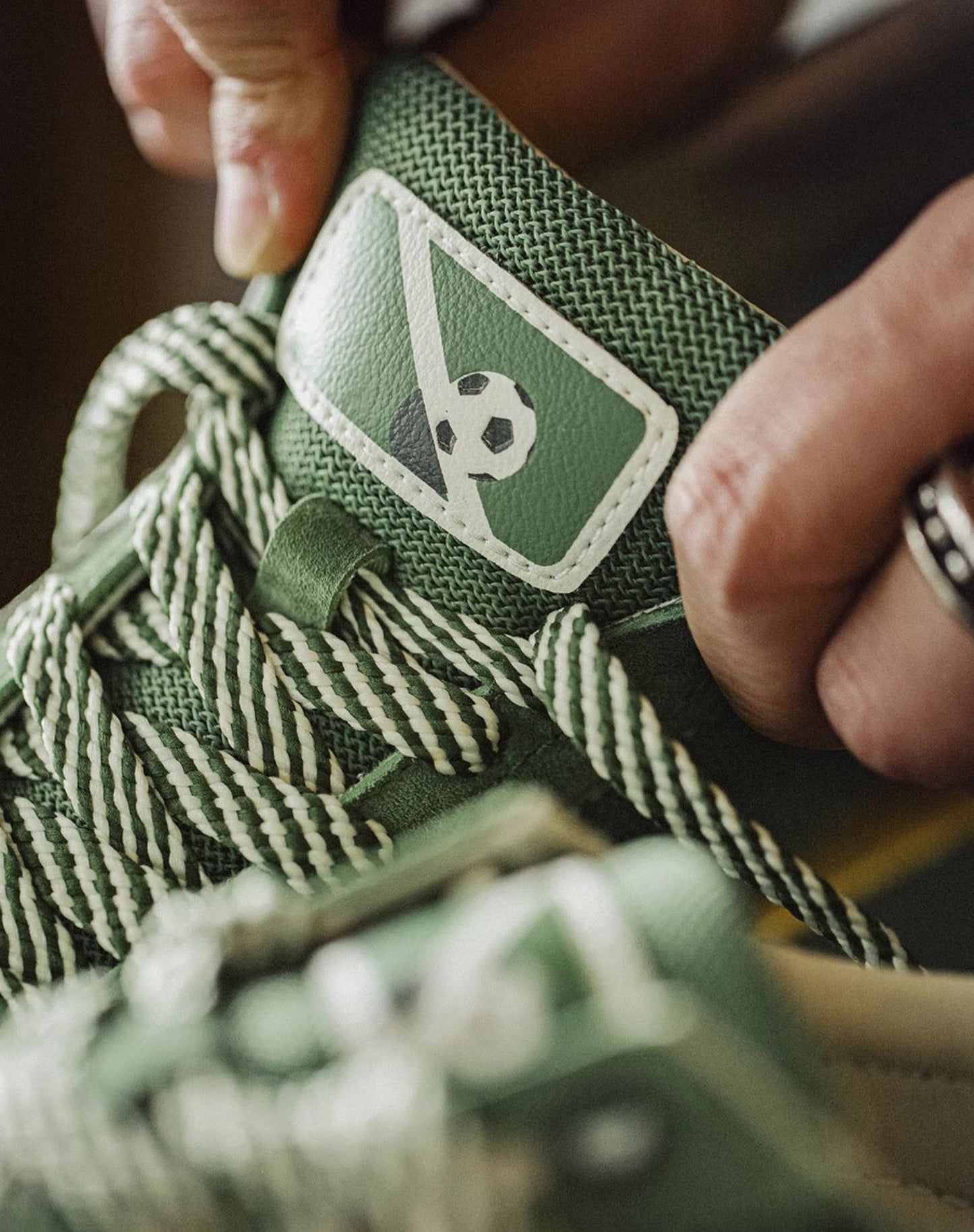 German Retro Forrest Gump Green Arrow Racing Mesh Breathable Men's Casual Shoes - Harmony Gallery