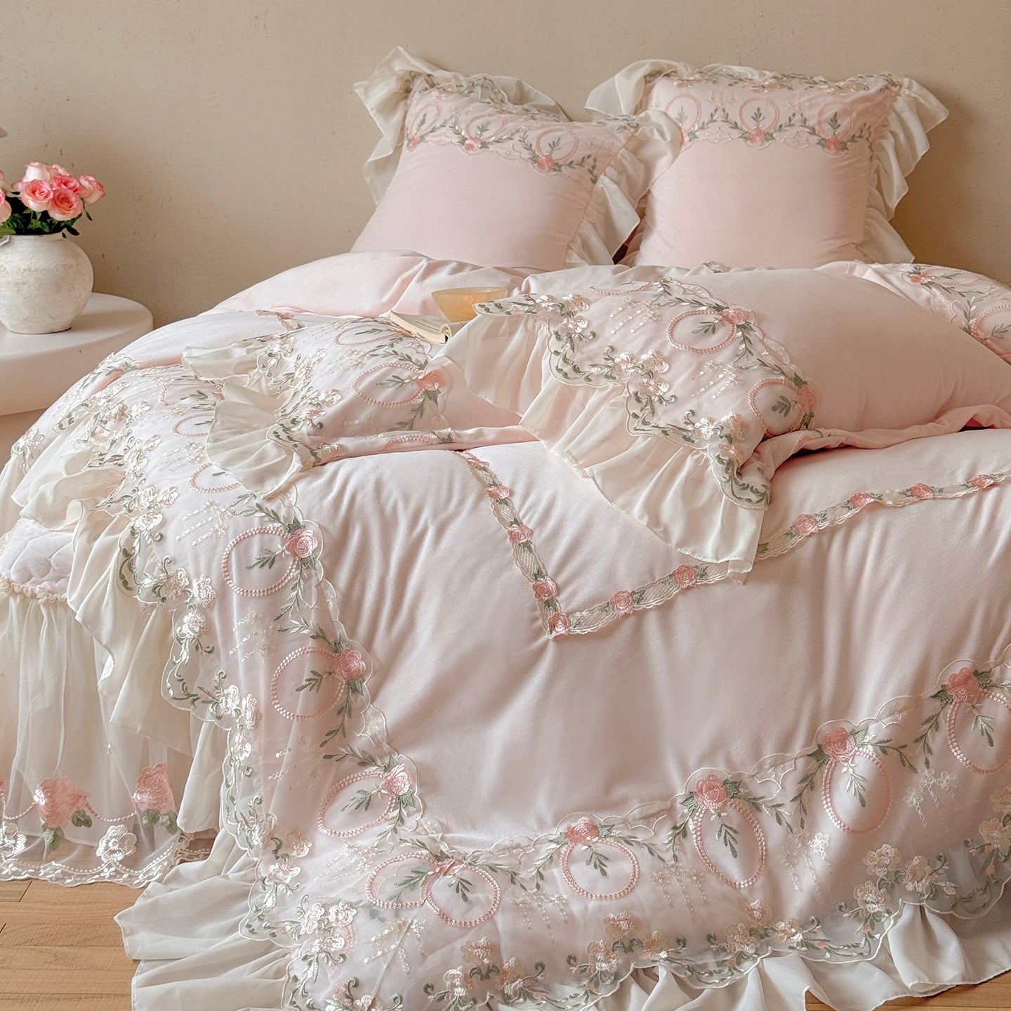 French Fleece Lace Trim Thickened Mattress High Density Four-Piece Bed Set