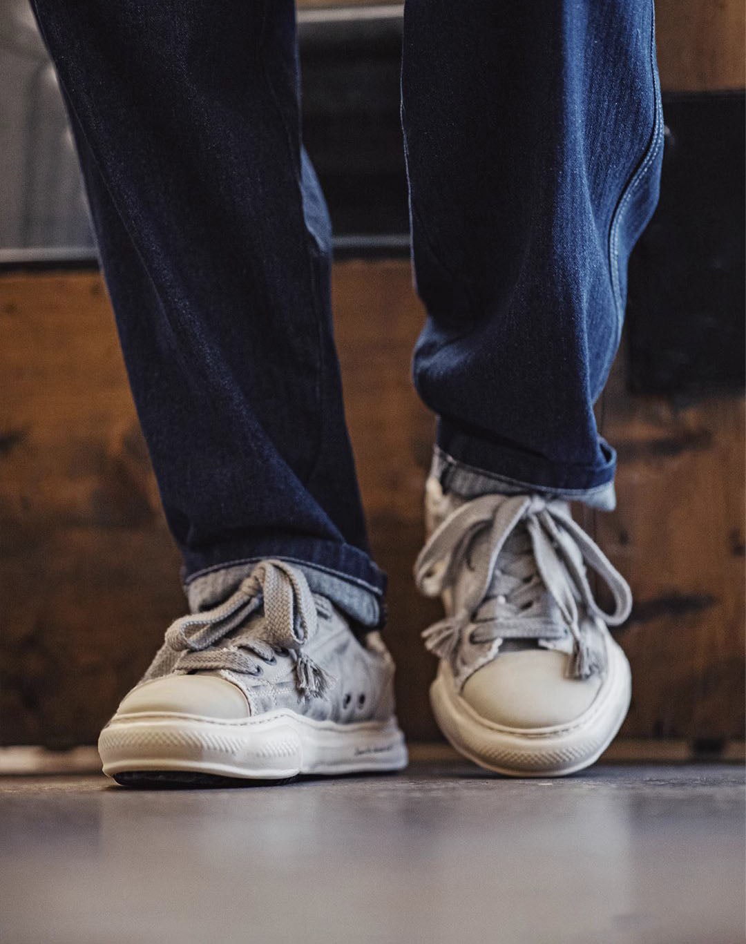 Slate Gray Thick-Soled Niche Low-Cut Men's Canvas Shoes
