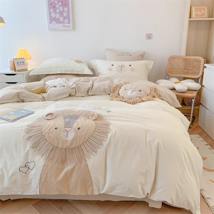 Niedlicher kleiner Löwe, vierteiliges Bettwäsche-Set aus reiner, gewaschener Baumwolle