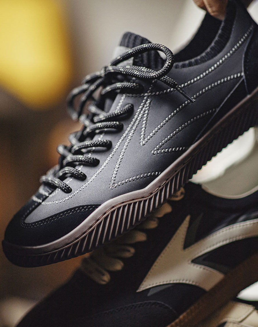 German Retro Thin-Soled Flying Socks Lightweight Soft-Soled Men's Casual Shoes - Harmony Gallery