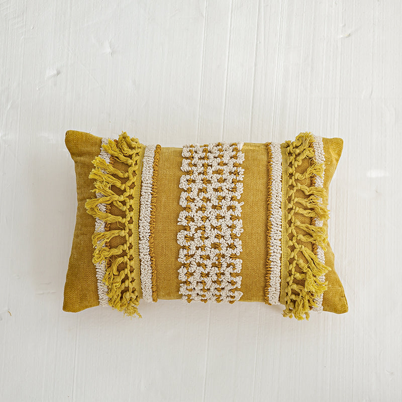 Διακοσμητικά μαξιλάρια ριχτάρι με χρυσή Boho-Chic φούντα με ζωηρή υφή