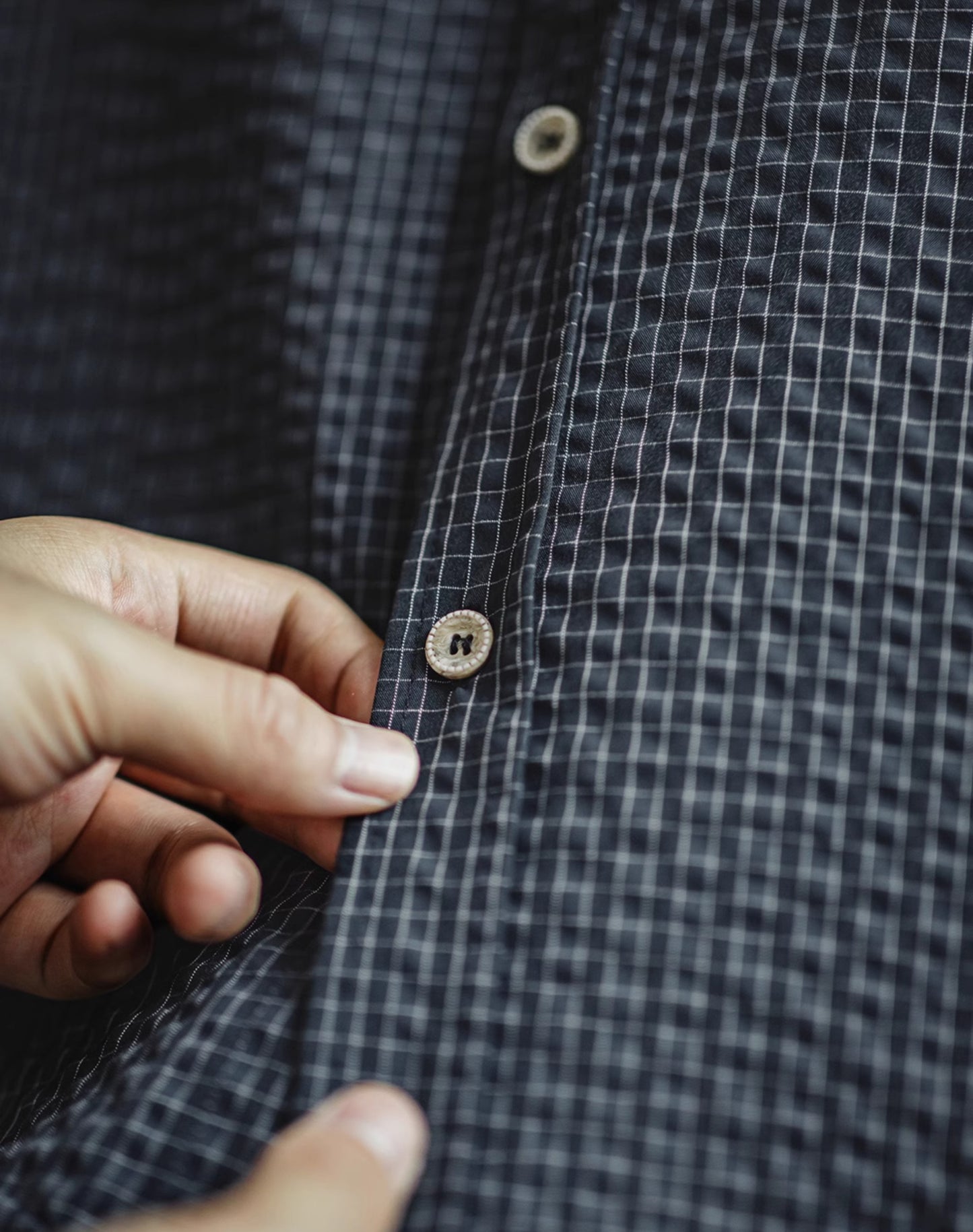 Chemise pour hommes à carreaux texturés rétro américains en seersucker avec coutures à revers