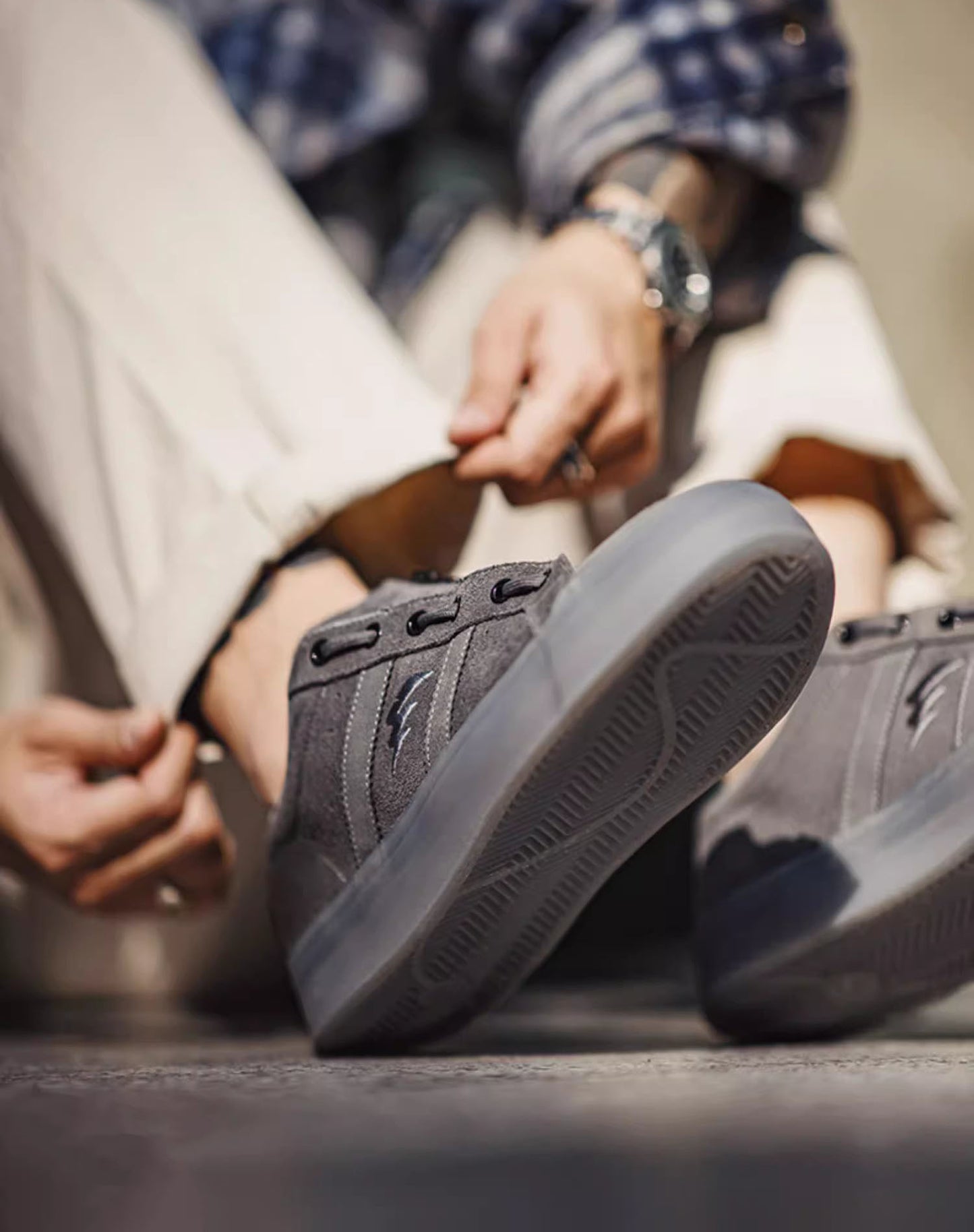 Architectural Building Gray Leather Versatile Men's Canvas Shoes
