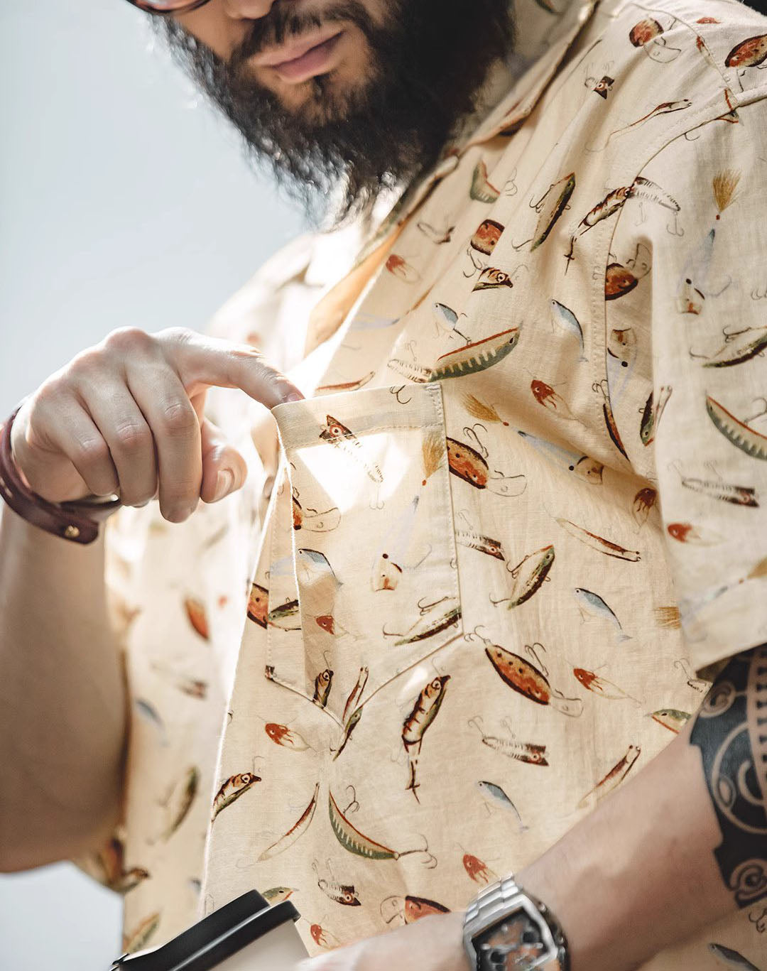 Retro Fishing Bait Painted Cotton Hawaiian Half-Sleeved Men's Shirt