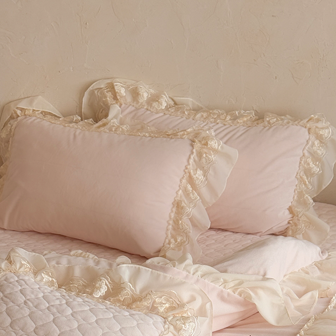 French Romantic Four-Pieces Thickened Warm Double-Sided Baby Lace Trim Bed Set