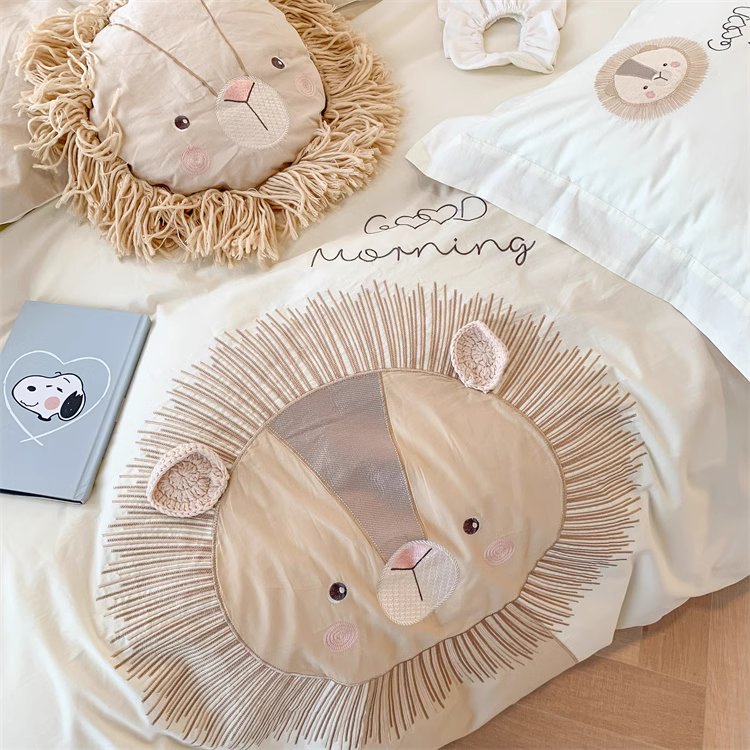 Juego de cama de cuatro piezas lavado de algodón puro Cute Little Lion