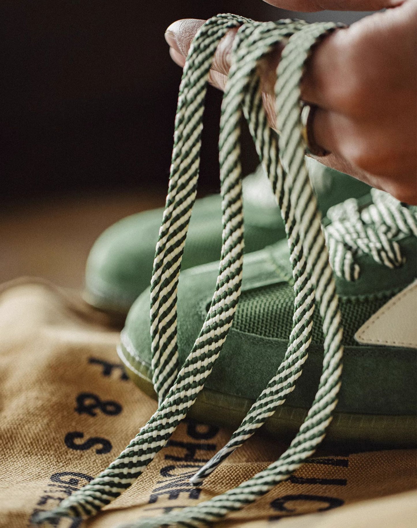 German Retro Forrest Gump Green Arrow Racing Mesh Breathable Men's Casual Shoes - Harmony Gallery