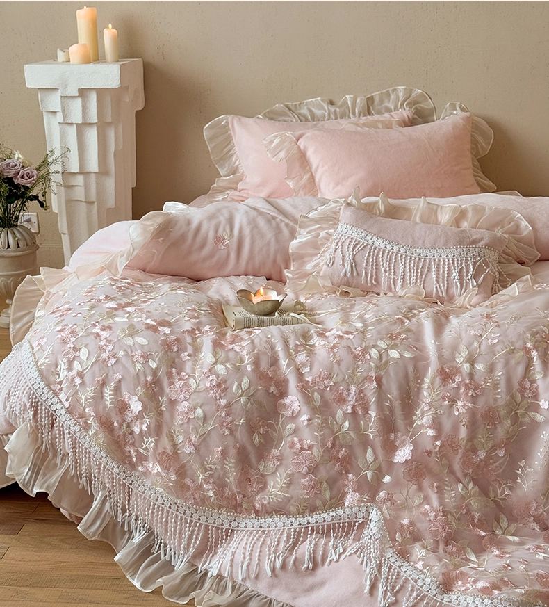 French Romantic Heavy-Duty Four-Piece Warm Double-Sided Coral Fleece Bed Set