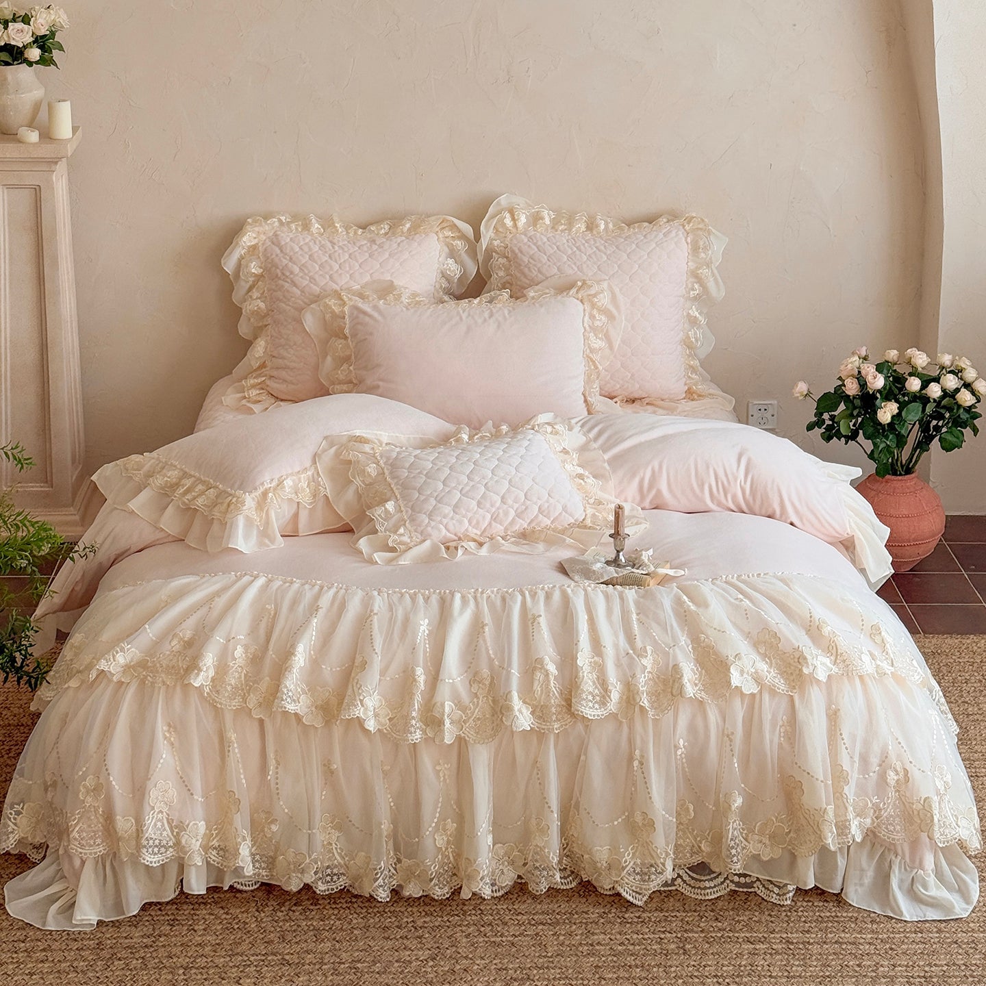 French Romantic Four-Pieces Thickened Warm Double-Sided Baby Lace Trim Bed Set