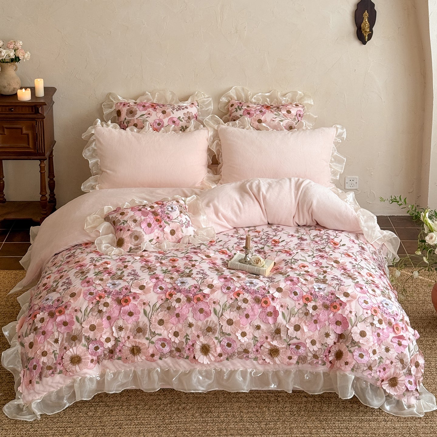 French Ruffled Winter Thickened Coral Fleece Warm Four-Piece  Bed Set