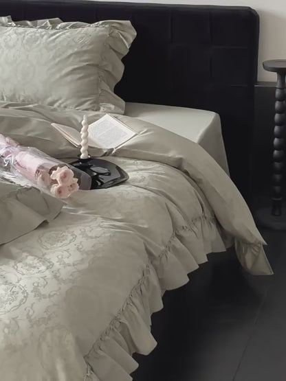 Hochwertiges, vierteiliges Bettgarnitur „French Princess“ aus reiner Baumwolle mit Rüschen