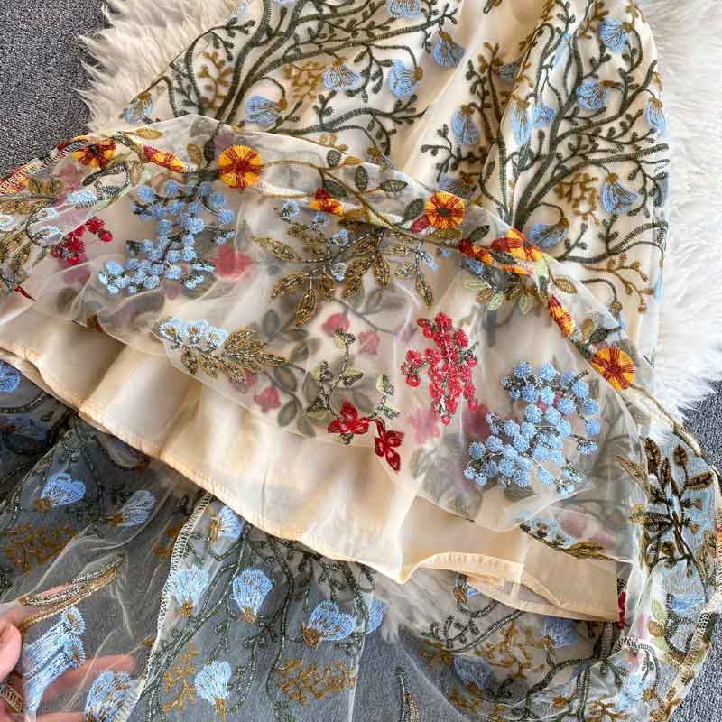 American Embroidery Elegant Round Neck Women's Dinner Dress