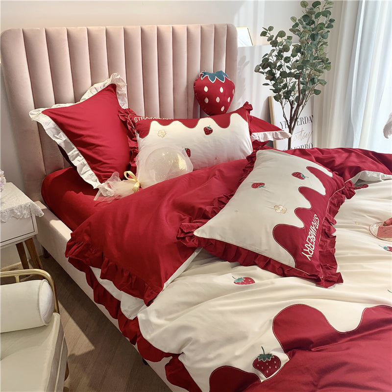 Cream Strawberry Pure Cotton Seven-Piece Ruffled Bed Set - Harmony Gallery