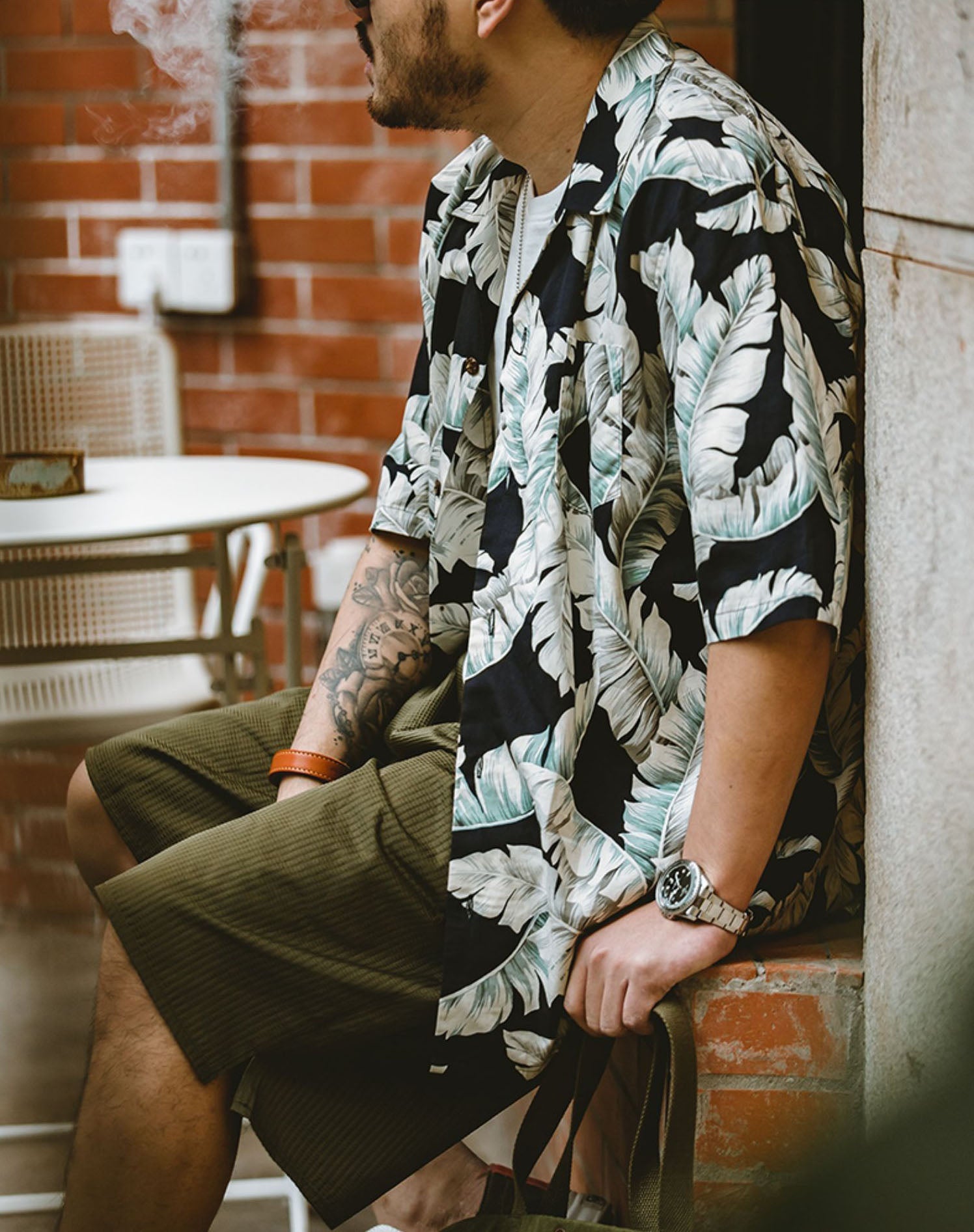 American Retro Hawaiian Banana Leaf Beach Men's Shirt - Harmony Gallery