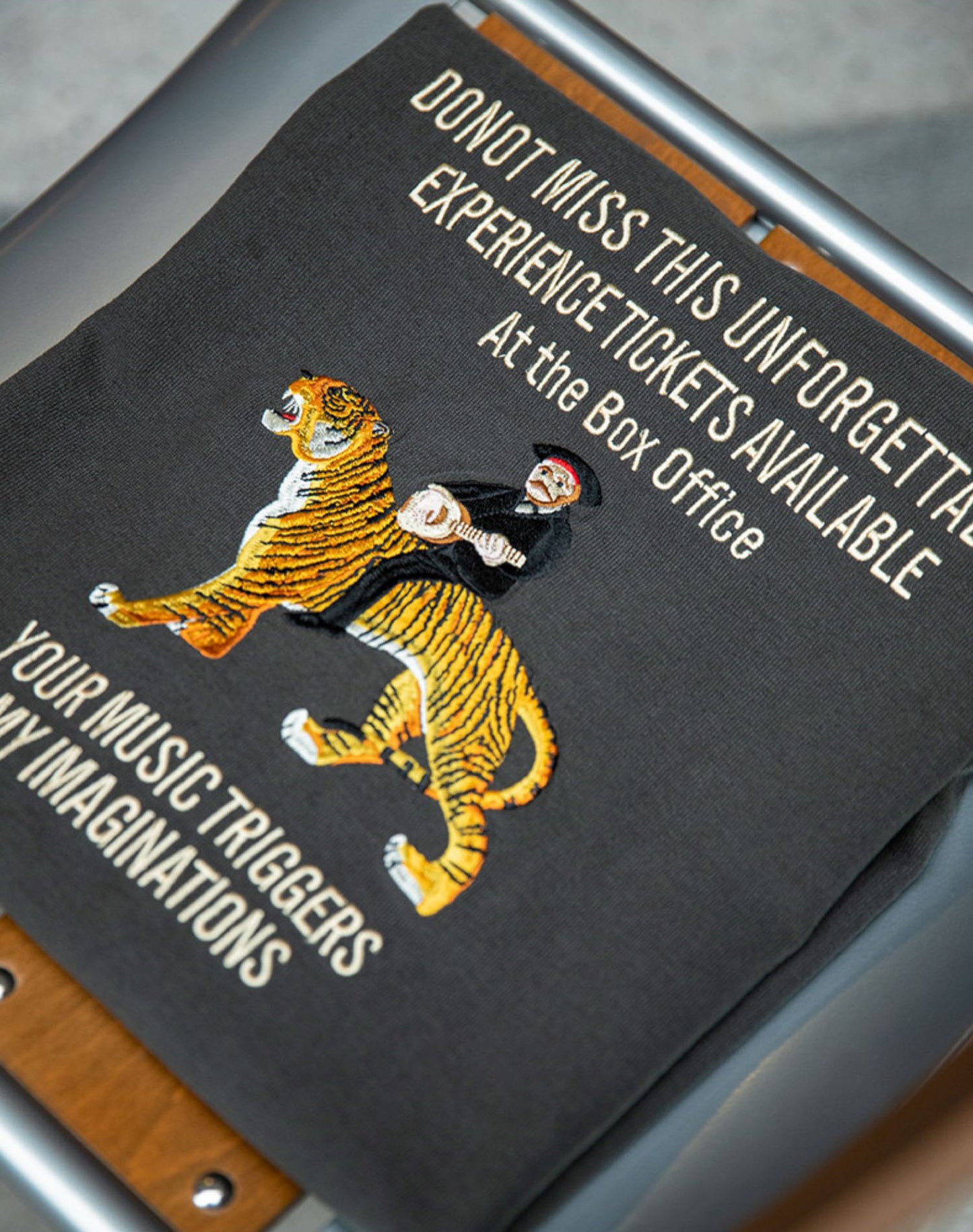 American Retro Tatami Embroidery Tiger Men's T-Shirt